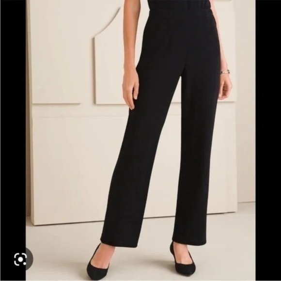 Chico's Travelers Pants - Chico's Travelers Pull On Straight Leg Pants in Black - Sz 0 Short (S/4)